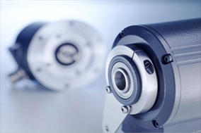 起重应用中的堡盟重型编码器 – 坚固、精确、耐用且使用寿命长。 - 德国Hengstler(亨士乐)授权代理