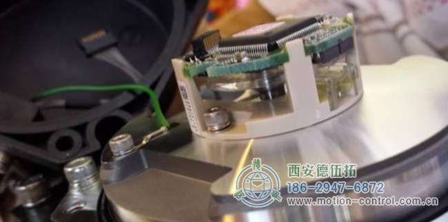 在使用伺服电机编码器过程中，须尽量避免其本体受到任何外力的撞击
