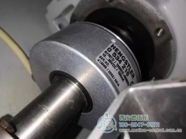 影响绝对式编码器精度的原因是什么？