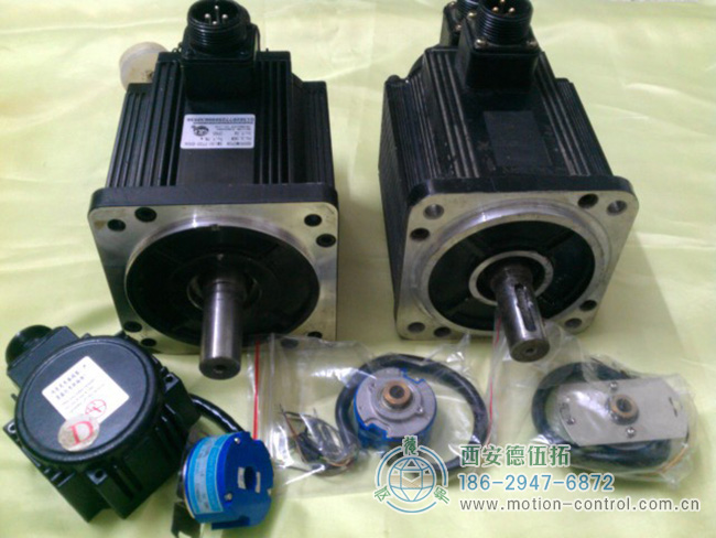 图为伺服电机与编码器的照片