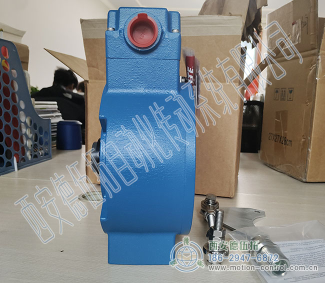 图为石油行业广泛使用的埃福创M6C系列编码器