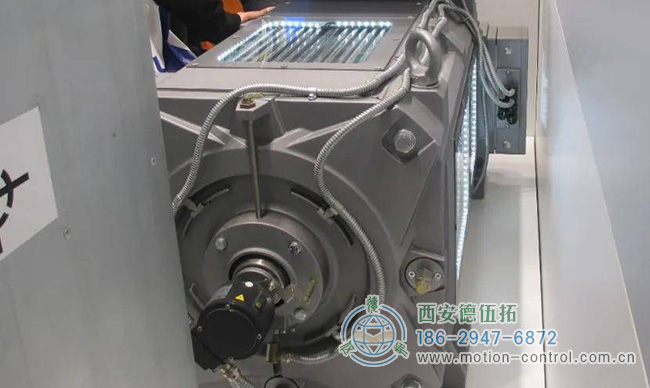 图为用来测速的增量编码器在电机上的安装照片