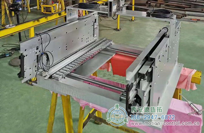 图为智能货叉的主体结构部分照片