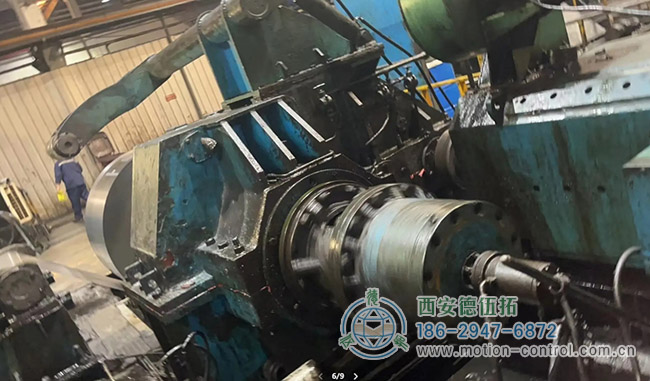 图为重载编码器在六辊可逆轧机上的应用照片